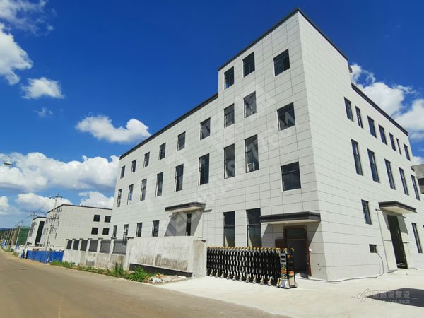 擠塑板有著很好的防水性和防潮性！